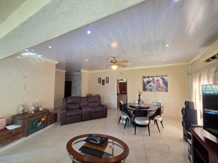 3 Bedroom Property for Sale in Verwoerdpark Northern Cape